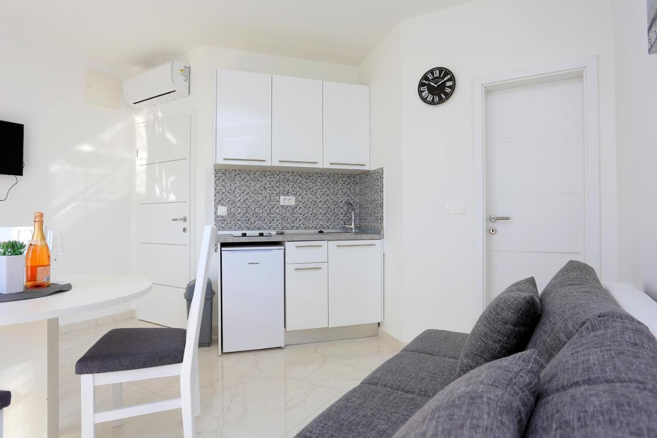 Family Friendly Apartments With A Swimming Pool Zivogosce - Porat, Makarska - 18150 المظهر الخارجي الصورة