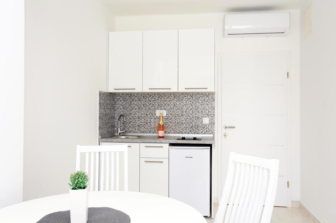 Family Friendly Apartments With A Swimming Pool Zivogosce - Porat, Makarska - 18150 المظهر الخارجي الصورة